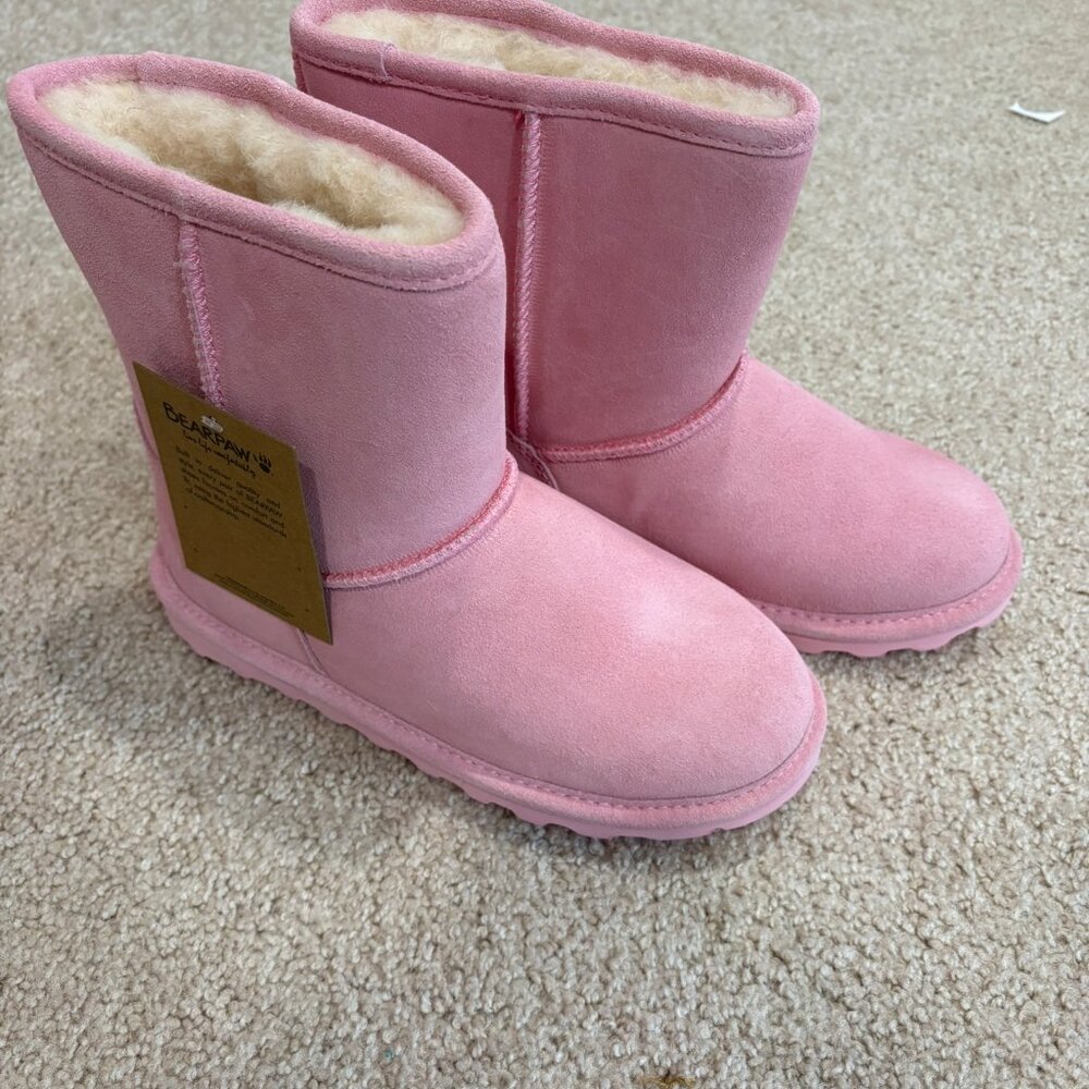 NWT BearPaw Pink Boots Size 4 Youth